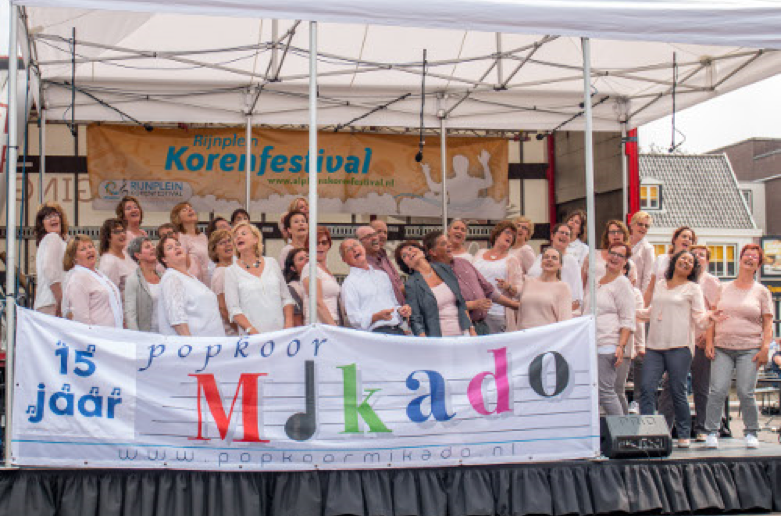 Optreden popkoor Mikado tijdens Korenfestival 2016